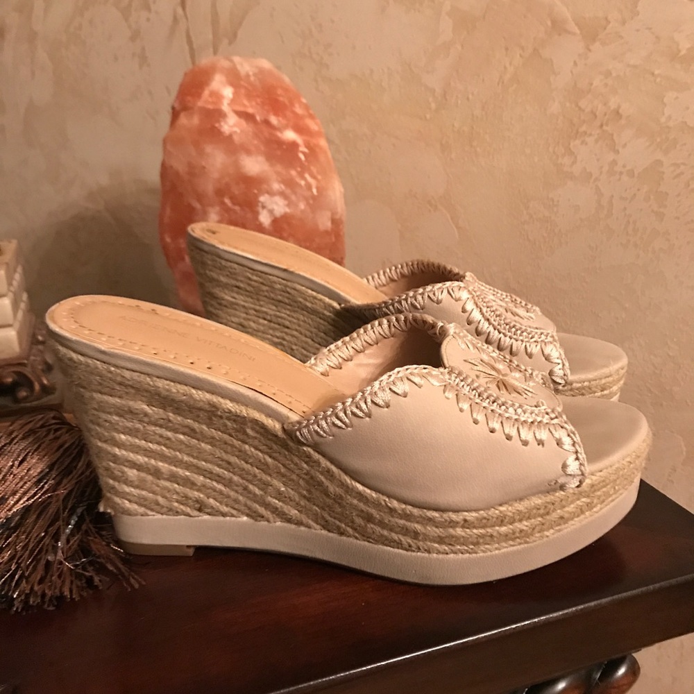 Adrienne Vittadini Summer Wedges Size 8